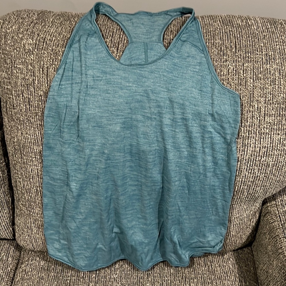 Lululemon love tank size 6